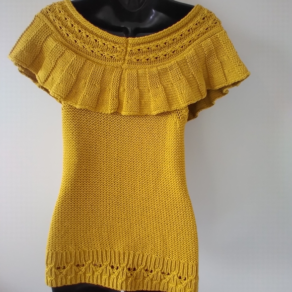 Sexy Sleeveless,Off The Shoulder Sweater by Anthropologie. - Picture 4 of 10